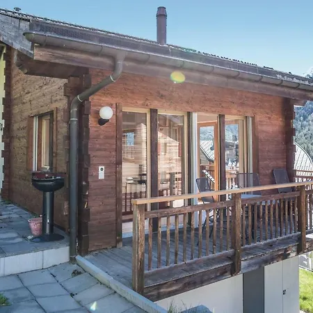 Chalet Alpin-snowball *