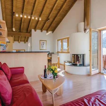 Chalet Alpin-snowball *