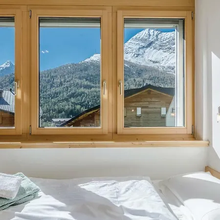 Chalet Alpin-snowball