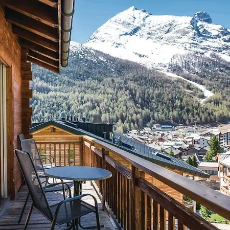 Chalet Alpin-snowball *